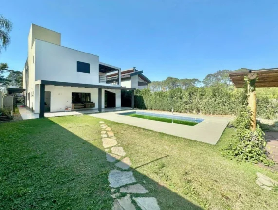 Imagem Cond. Vintage - Moderna, rua tranquila, 4 suítes (1 no térreo), piscina!