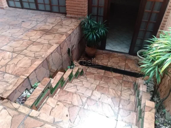 Imagem Casa térrea com 247 metros de área total, 3 dormitórios, 2 banheiros, sala, 1 quarto reversível ...