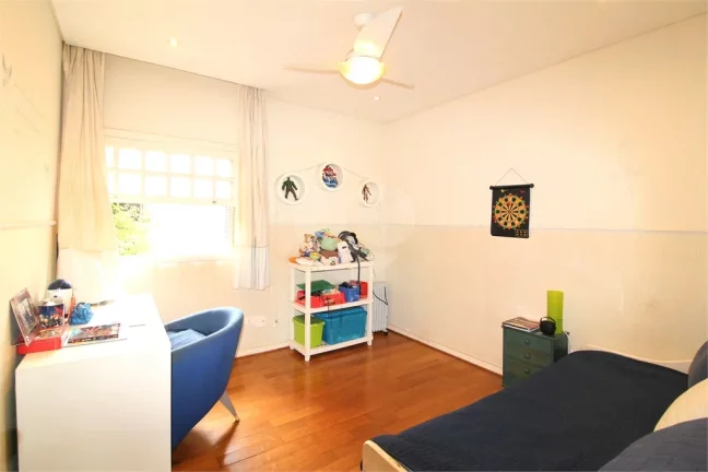 Imagem Sobrado à venda com 3 quartos, sendo 3 suítes, em Morumbi, São Paulo - SP