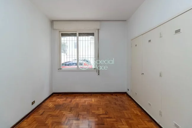 Imagem Esse apartamento é aquele imóvel que podemos chamar de "tela em branco", pois será vendido sem re...