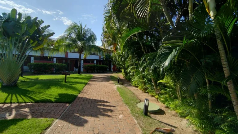 Imagem Apartamento duplex à venda, localizado no bairro Praia do Forte em Mata de São João-BA