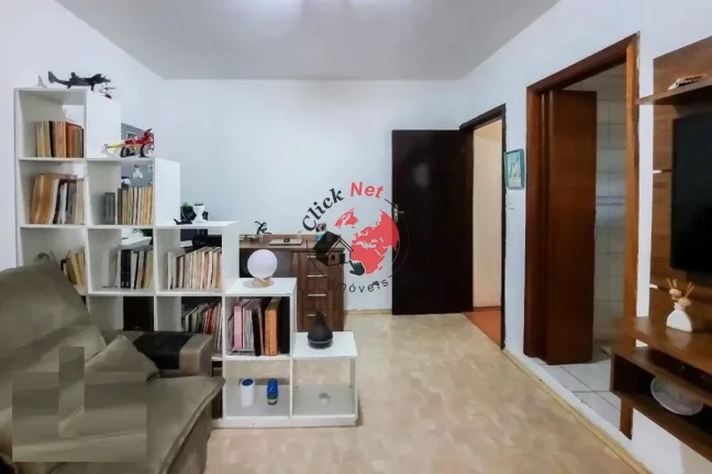 Imagem Sobrado com Piscina à Venda no Bairro Independência – Espaço, Lazer e Conforto para Sua Família!