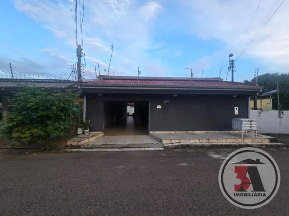 Imagem Casa 4/4 com Piscina Zona Sul