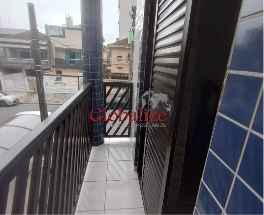 Imagem Belíssimo sobrado em Santos no bairro do Embaré com 4 dormitórios, duas suítes, duas vagas e quintal com churrasqueira à venda por R$ 1.490.000,00