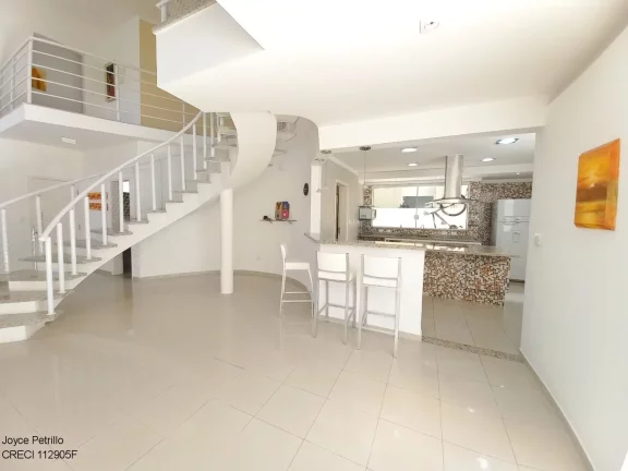 Imagem Casa com 4 suítes a 100 m da praia em condomínio de Luxo em Peruíbe.