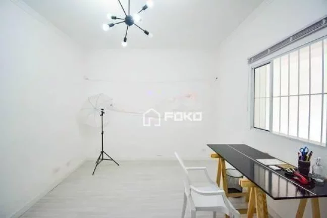 Imagem Sobrado Comercial com 3 Quartos para alugar, 220m² - Vila Galvão