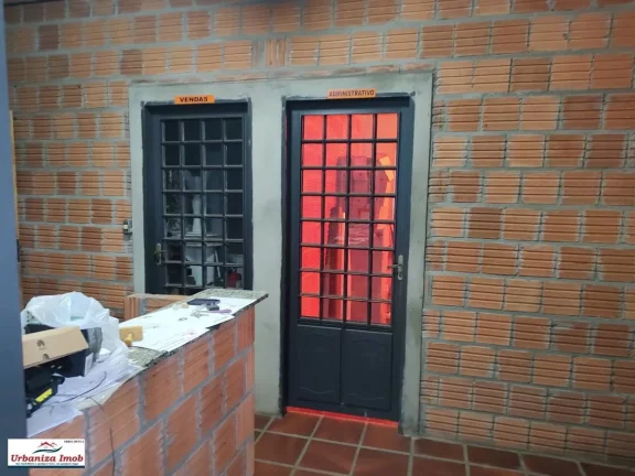 Imagem Salão Comercial de Esquina à Venda na Vila Bandeirantes com 278,75m2