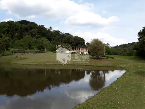 Imagem Chácara à venda, com 144.000m² com Plantas frutíferas, espaço gramado, 3 lagos com nascentes, Casa com 4 Dorm, lareira e muito mais - Embu-Guaçu, SP