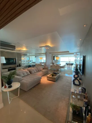 Imagem Apartamento com 4 dormitórios à venda sendo 4 suítes, 219.0 m² por - R$ 10.600.000,00 - Centro - Bal. Camboriú/SC