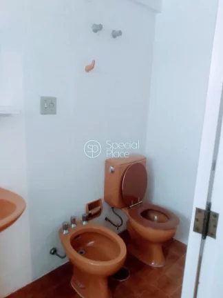 Imagem Oportunidade para reforma. Apartamento com 96m2, 2 dormitórios ( 2 suítes ) e 2 vagas na garagem. ...