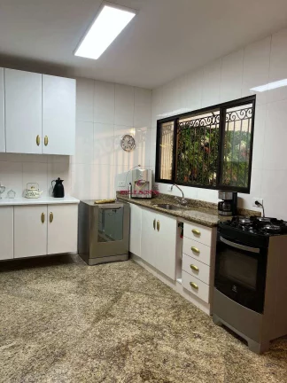 Imagem Sobrado à venda em Osasco, Centro, com 4 quartos, 354m²