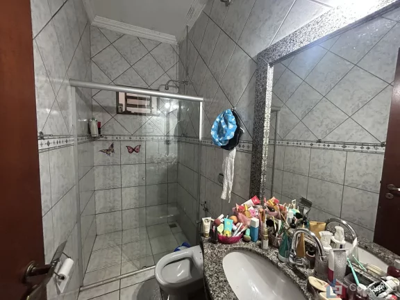 Imagem Casa com Piscina à Venda no Novo Horizonte – 3 Quartos e Espaço Gourmet!