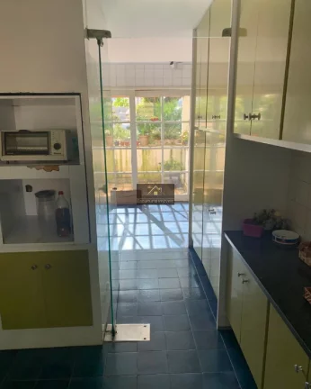 Imagem CAMPO BELO NOBRE CASA COM 310,00 M CONSTRUÍDOS TERRENO 750,00 M 3 DORMITÓRIOS 1 DELES SUÍTE 3 SALAS LAVABO COPA COZINHA PISCINA 4 VAGAS