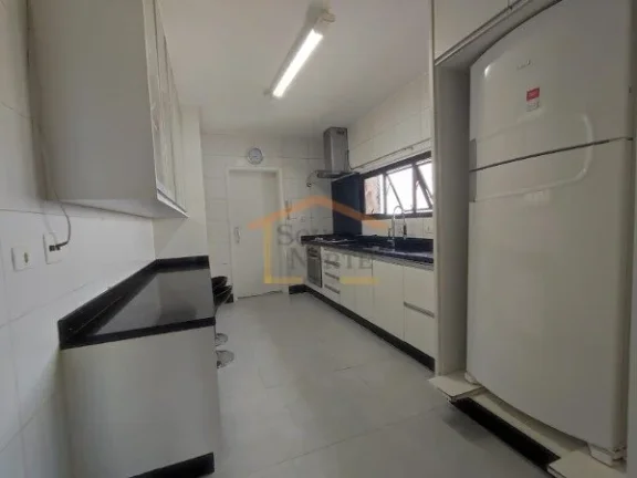 Imagem Apto com 3 dormitórios, sendo 1 suíte com closet, sala de visita e sala de jantar, banheiro social...
