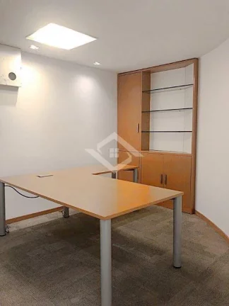 Imagem Centro Aluga-se Andar Exclusivo Mobiliado 242m2
