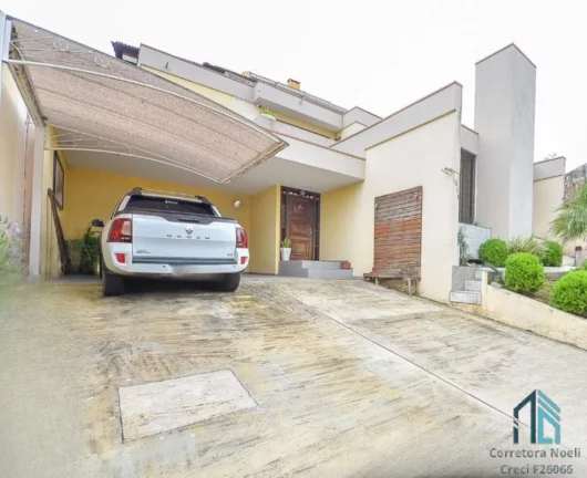 Imagem Casa com edícula a venda, 04 quartos sendo 02 suítes, no Bairro Guabirotuba em Curitiba PR