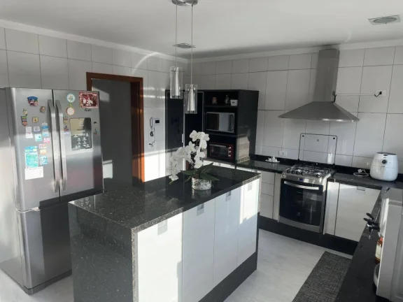 Imagem Sobrado Alto Padrão em Localização Privilegiada 350 m² 4 Dormitorios
