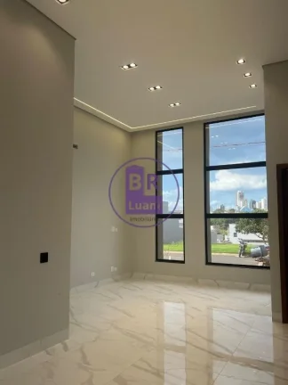 Imagem Belíssima casa alto padrão em condomínio fechado em Cambé