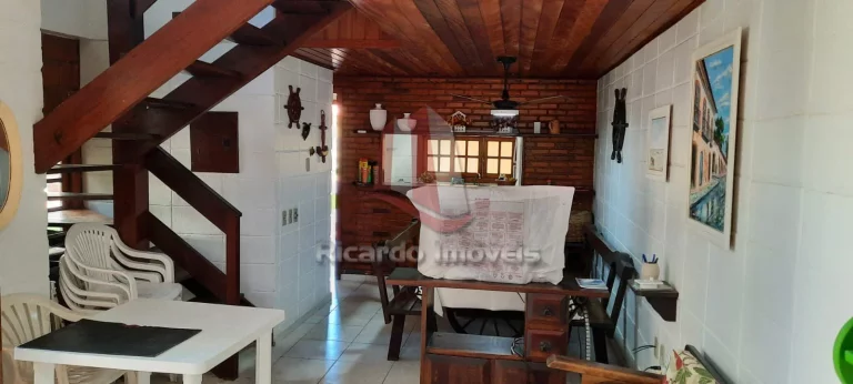 Imagem Casa Triplex Mobiliada Peró c/ 100 m²