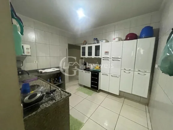 Imagem Imóvel à venda em Campo Grande-MS: Casa de 4 quartos na Vila Marli, com suíte, 2 salas, 3 banheiros, 6 vagas e 220m². Confira!