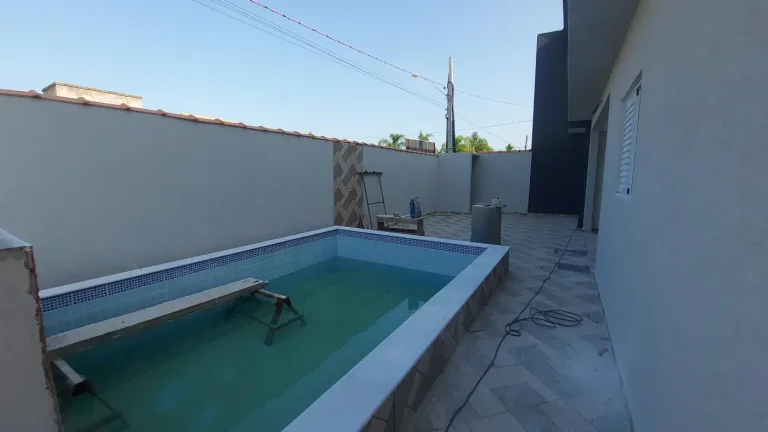 Imagem Casa para Venda em Itanhaém, Jardim Grandesp, 2 dormitórios, 1 suíte, 1 banheiro, 2 vagas