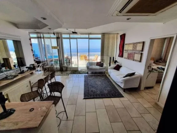 Imagem Cobertura à venda na Atlântica, 4 suítes, 357m2, 1 vaga, Vistão para o Mar.