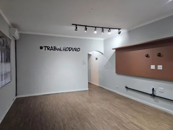 Imagem Sobrado com 3 dormitórios à venda, 218 m² por R$ 900.000,00 - Centro - Poá/SP