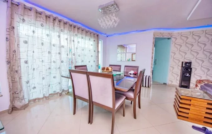 Imagem VARG.PEQUENA CASA 600m2 COND.FECHADO PISCINA JACUZZI CHURRASQ. 4QTS(3STS)