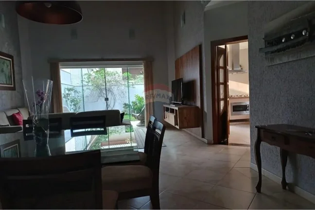 Imagem Casa de Condomínio: Moderna e Totalmente Mobiliada no Condomínio Vila dos Inglezes