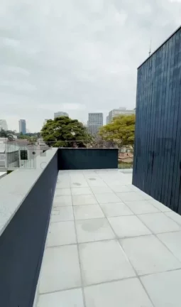Imagem Casa de condomínio no Jardim Paulistano, com suas 5 suítes, terraço, piscina e 6 vagas de garagem, é um verdadeiro sonho para quem busca um lar espaço