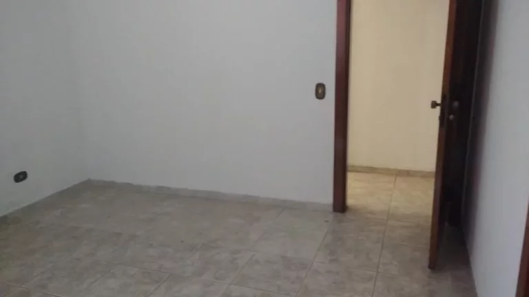 Imagem CASA A VENDA PARA USO OU DEMOLIÇÃO NO BAIRRO CAMPESTRE COM EDÍCULA - SANTO ANDRÉ
