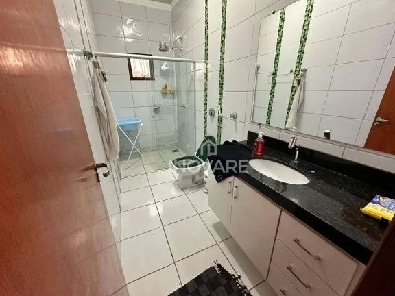 Imagem Casa com 3 dormitórios à venda, 200 m² por R$ 600.000,00 - Jardim Morumbi - Itumbiara/GO