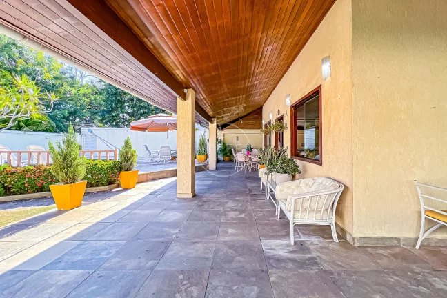 Imagem CASA LINEAR com 4 DORMITÓRIOS e 600m² de terreno no RIOMAR - Barra da Tijuca