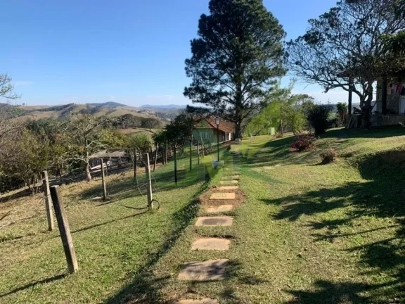 Imagem Sítio à Venda em Piracaia com Vista Deslumbrante para a Represa