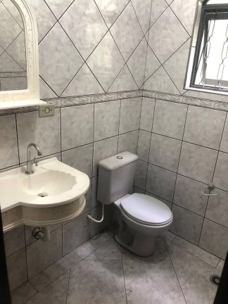Imagem Sobrado com 3 dormitórios para alugar, 180 m² por R$ 2.500/mês - Parque Marajoara - Santo André/SP