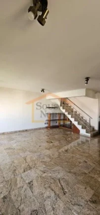 Imagem Apartamento duplex, 275m² em prédio exclusivo com apenas seis unidades. 4 dormitórios, sendo 2 su...