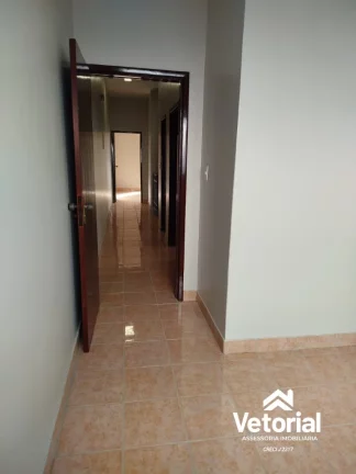 Imagem Casa para locação no Sandra Regina: 3 quartos, 1 suíte, 150 m² de área, garagem ampla, quintal, churrasqueira - Barreiras/Ba
