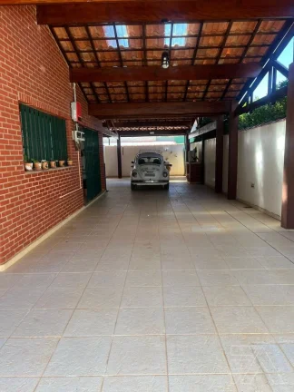Imagem ATIBAIA BELVEDERE. CASA COM PISCINA. 04 DORM.
