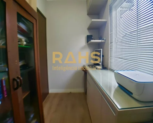 Imagem Belíssimo Sobrado averbado à venda em rua sem saída no bairro Iririú em Joinville SC - 990 mil S...