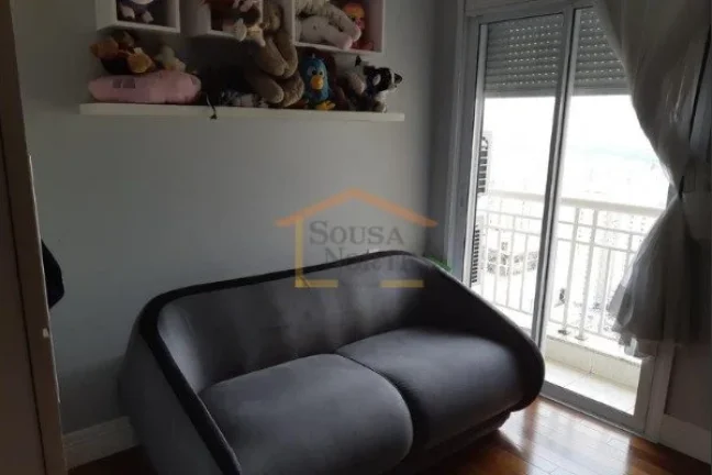 Imagem Apartamento de 146m² com 4 dormitórios, sendo 3 suítes.Totalmente decorado, com piso de madeira, ...