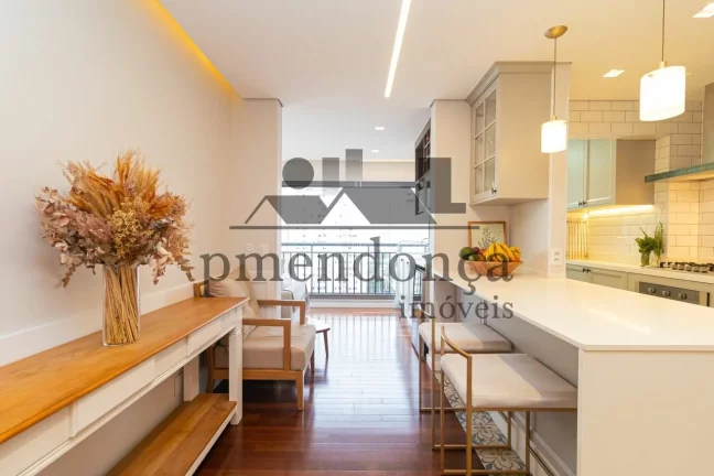 Imagem Apartamento em andar alto de 69m², moderno, finamente decorado com qualidade e de bom gosto. Com li...