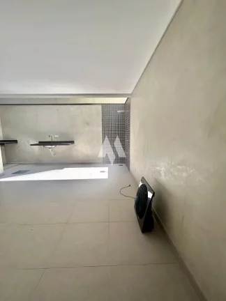 Imagem Linda casa em condomínio novo com acabamento impecável