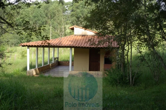 Imagem Sítio 10,24 alqueires em Jacuí MG, casa, água, cerca e pode plantar café, milho, soja e trabalhar com gado, 2 km da cidade.