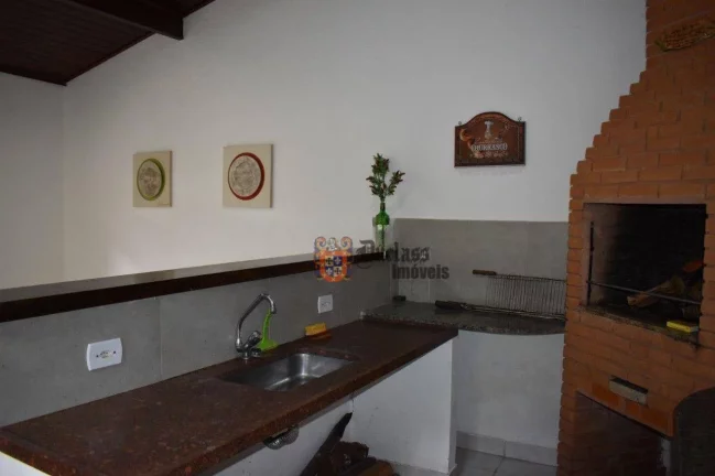 Imagem Casa com 3 dormitórios à venda, 292 m² por R$ 1.500.000 - Vila Inglesa - Campos do Jordão/SP