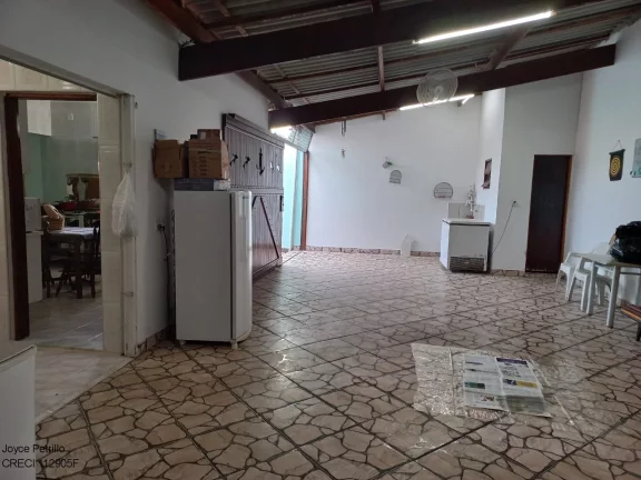 Imagem Casa 3 dormitórios e piscina, disponível para locação em Peruíbe.