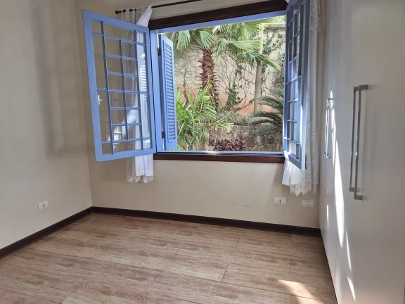 Imagem Casa dos Sonhos em Condomínio Flamboyant – Vista Exclusiva para a Pedra Grande, Atibaia/SP