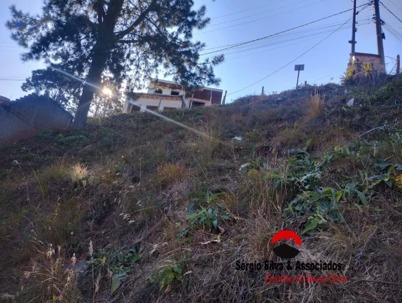 Imagem Terreno a Venda na Região do Jardim Sumaré em Campos do Jordão - SP.