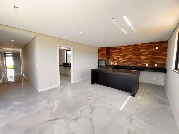 Imagem Conforto e Estilo em Dois Andares: Casa com 4 Dormitórios, 2 Suítes em Condomínio Fechado!