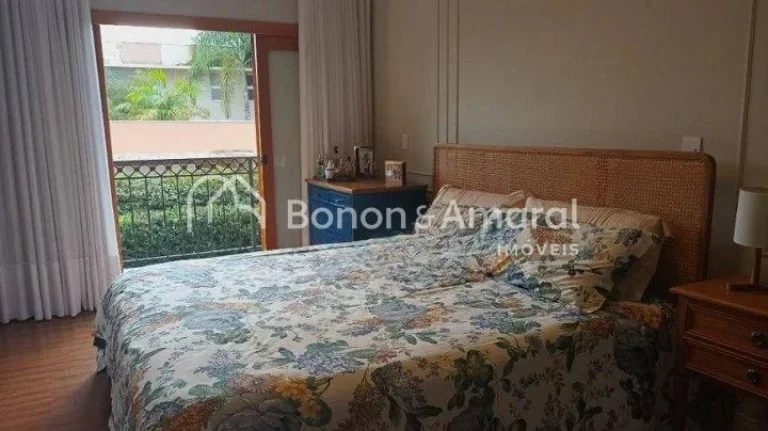 Imagem Linda e espaçosa casa com sala de estar, sala de jantar, cozinha, copa, lavabo, varanda gourmet, ri...