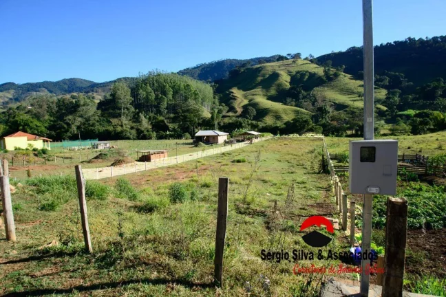 Imagem Chácara a Venda Localizado na Região de Wenceslau Baz - MG.